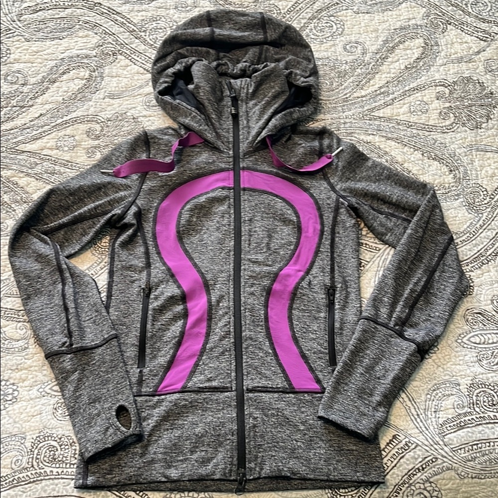Lululemon jacket and leggings set